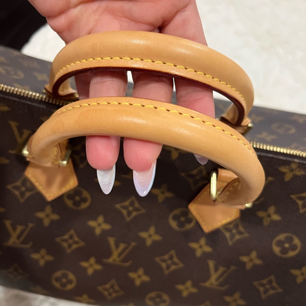 Louis Vuitton Monogram Speedy 40 Handbag in Brown - Picture 15 of 17